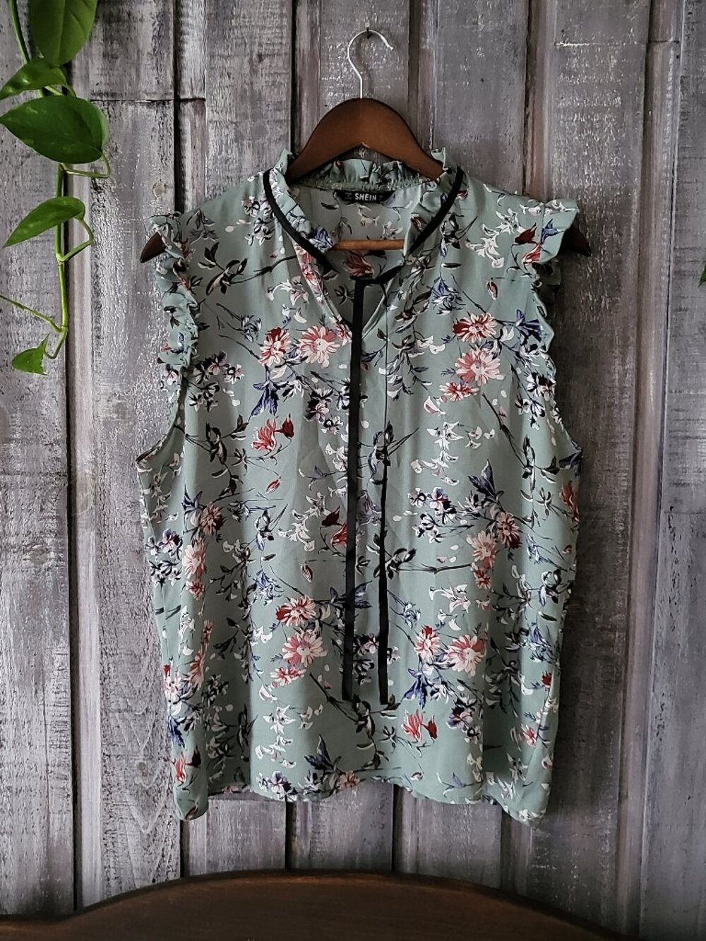 Floral Ruffle Sleeveless Blouse Sage Green Tie Neck Top Size L
